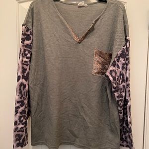 Green sweater with gold sequence v neck & Pocket